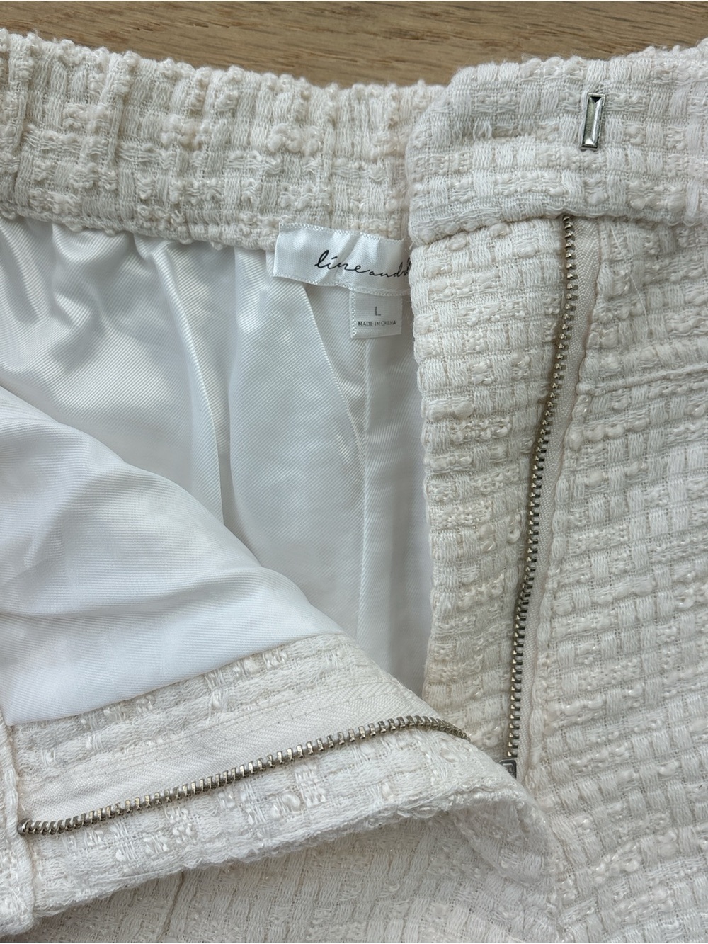 Line & Dot Cream Textured Tweed Shorts - Picture 3 of 3